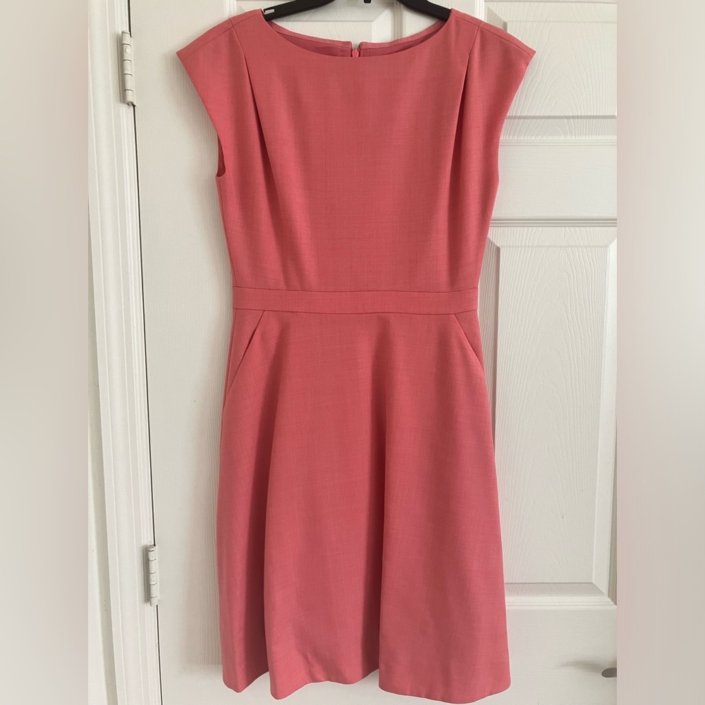 Very elegant J Crew women's 100% wool dress, size 4, New with Tags, NWT